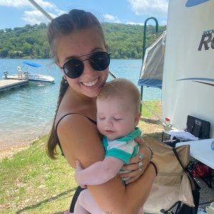 Meet your Posher, Carli